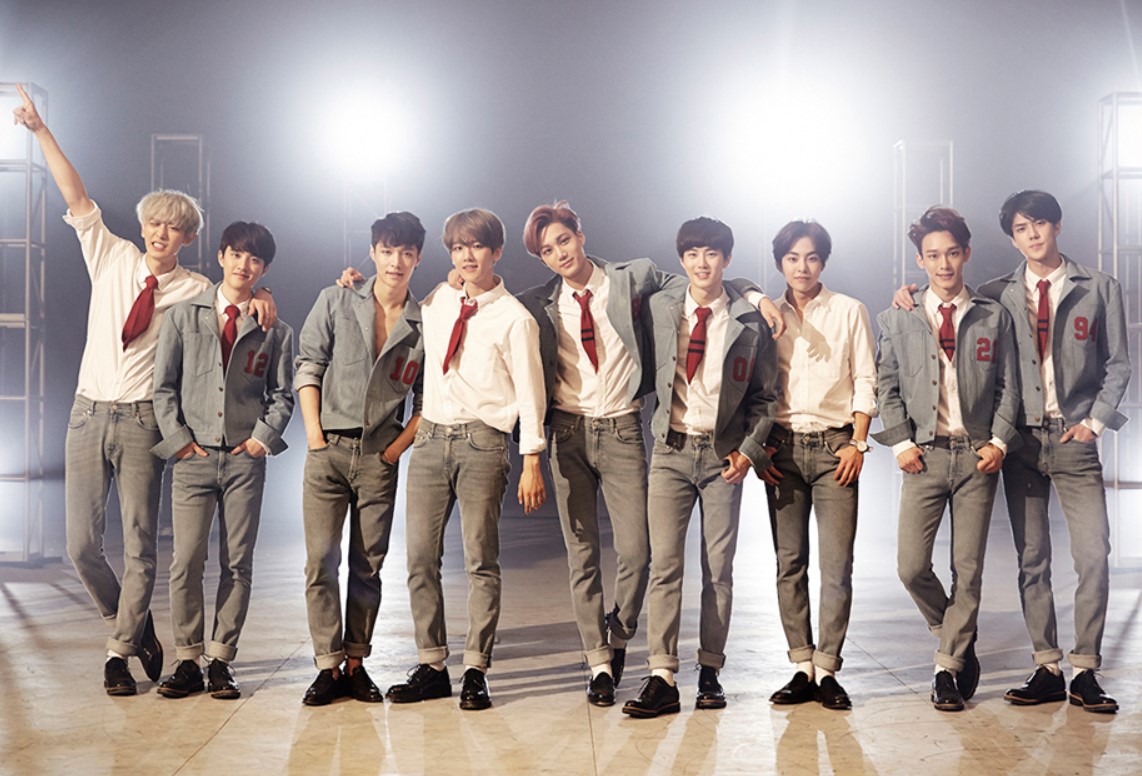 EXO - Formação com 9 membros